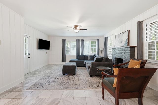 6109 Cantrell, Little Rock, AR 72207