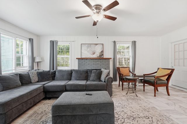 6109 Cantrell, Little Rock, AR 72207
