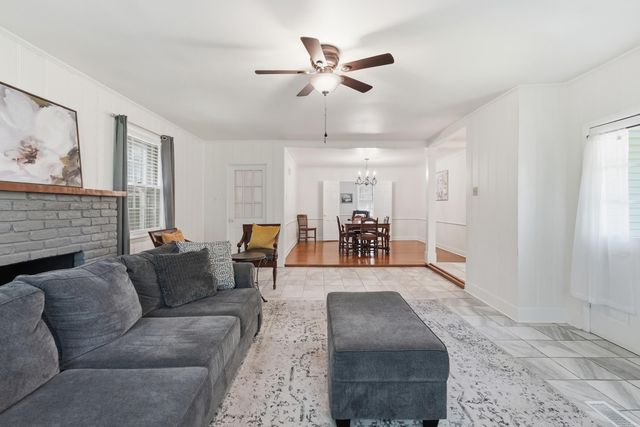6109 Cantrell, Little Rock, AR 72207