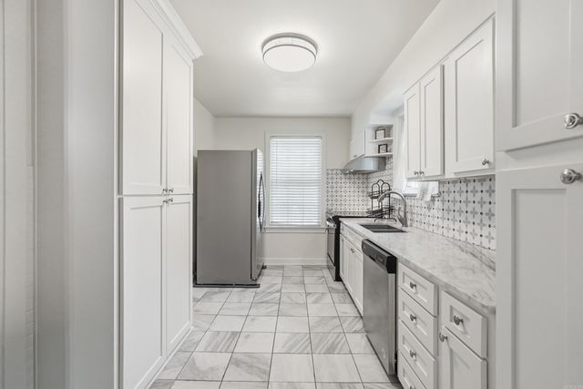 6109 Cantrell, Little Rock, AR 72207
