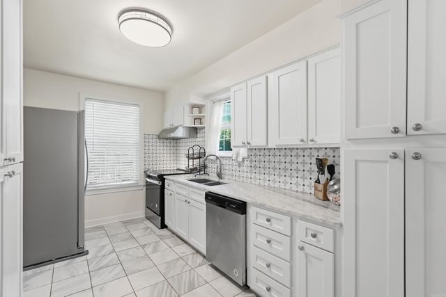 6109 Cantrell, Little Rock, AR 72207