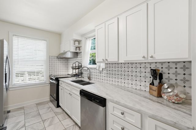 6109 Cantrell, Little Rock, AR 72207