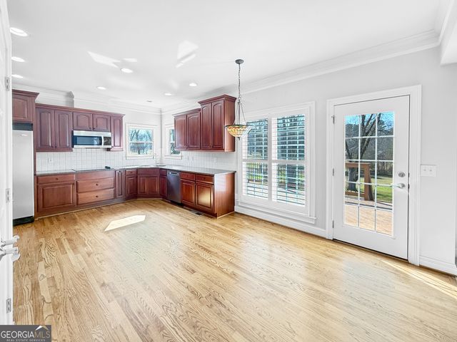 30 Lake Park Court, Sharpsburg, GA 30277