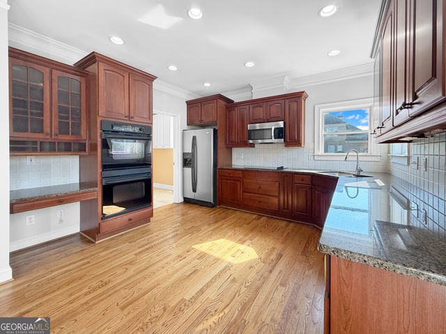 30 Lake Park Court, Sharpsburg, GA 30277