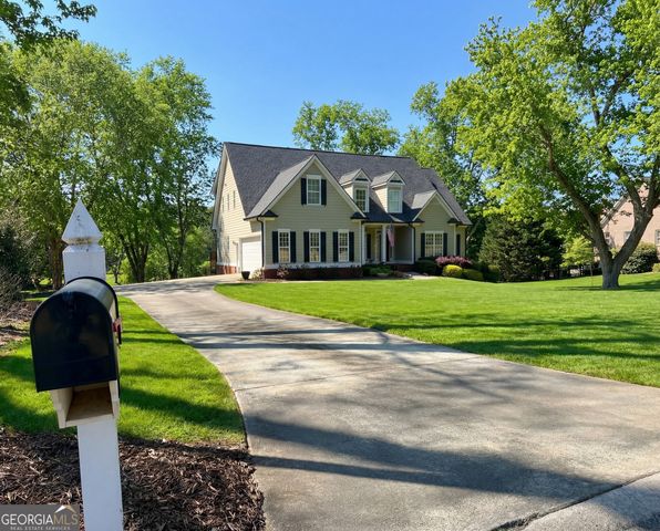 30 Lake Park Court, Sharpsburg, GA 30277