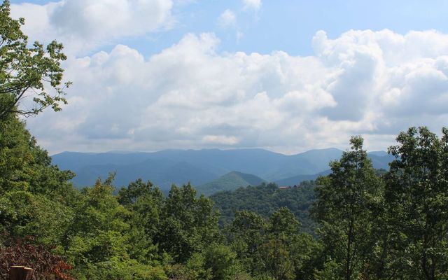 135 Shiloh Ridge, Hayesville, NC 28904