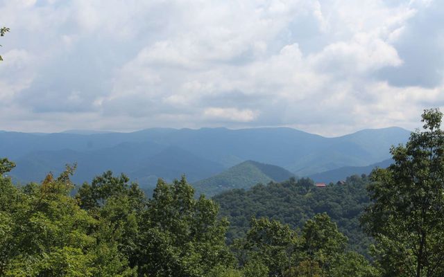 135 Shiloh Ridge, Hayesville, NC 28904