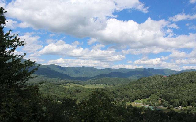 135 Shiloh Ridge, Hayesville, NC 28904