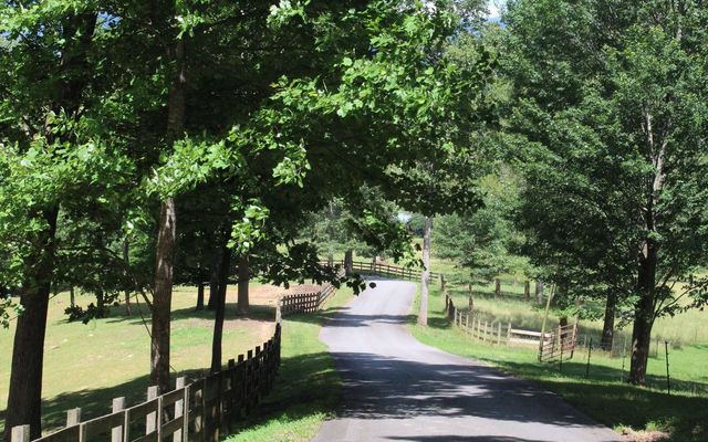 135 Shiloh Ridge, Hayesville, NC 28904