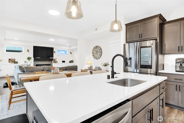 605 Cardinal Ave, Winlock, WA 98596