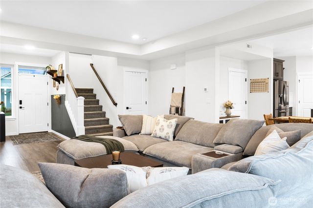 605 Cardinal Ave, Winlock, WA 98596