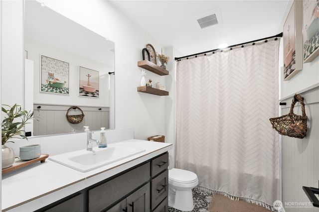 605 Cardinal Ave, Winlock, WA 98596