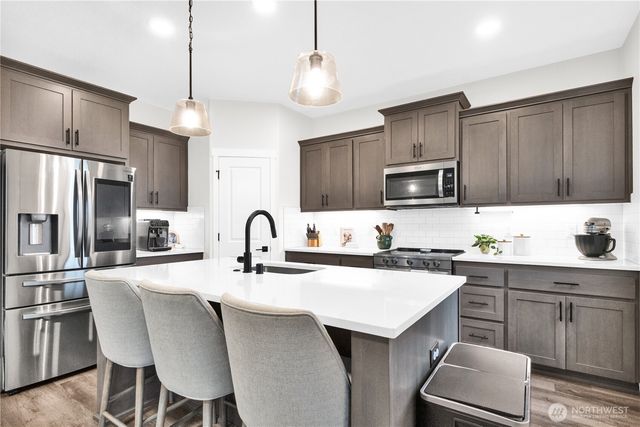 605 Cardinal Ave, Winlock, WA 98596