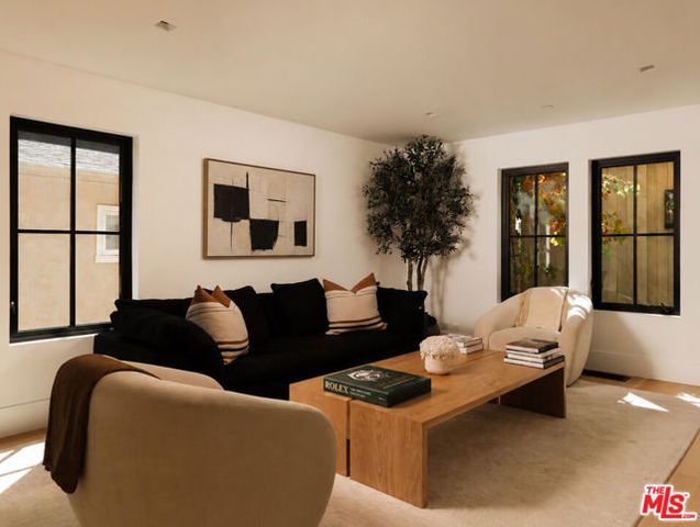 719 San Lorenzo Street, Los Angeles, CA 90402