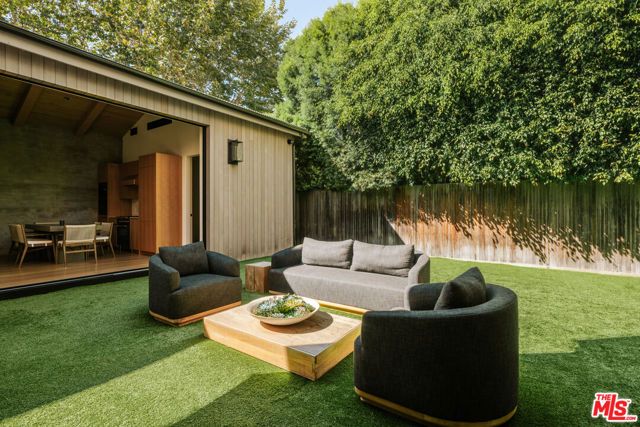 719 San Lorenzo Street, Los Angeles, CA 90402