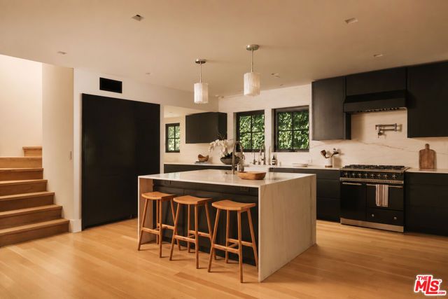 719 San Lorenzo Street, Los Angeles, CA 90402