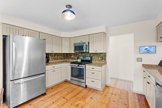 39 Harriman Road, Hudson, MA 01749