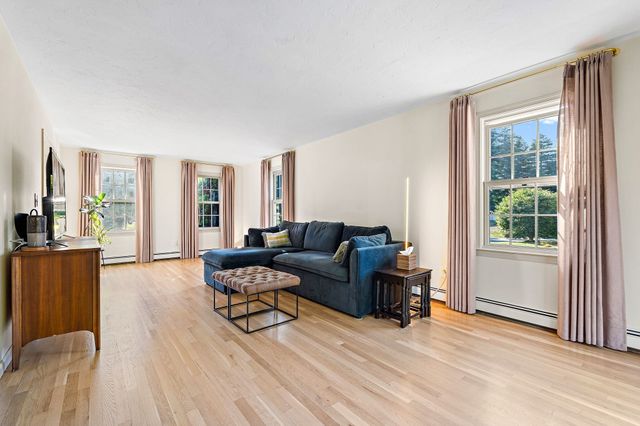 39 Harriman Road, Hudson, MA 01749