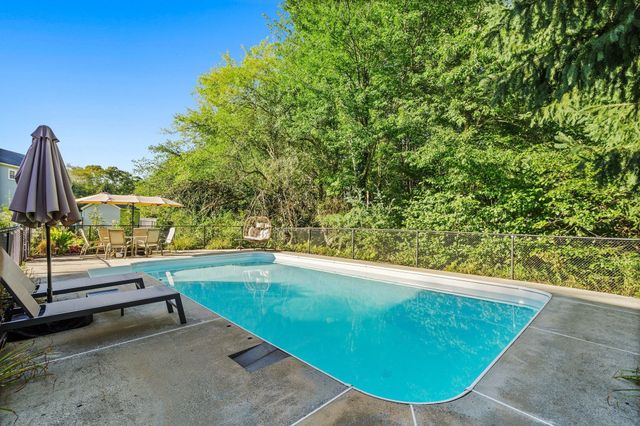 39 Harriman Road, Hudson, MA 01749