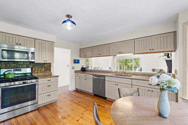 39 Harriman Road, Hudson, MA 01749