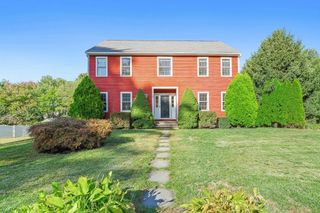 39 Harriman Road, Hudson, MA 01749