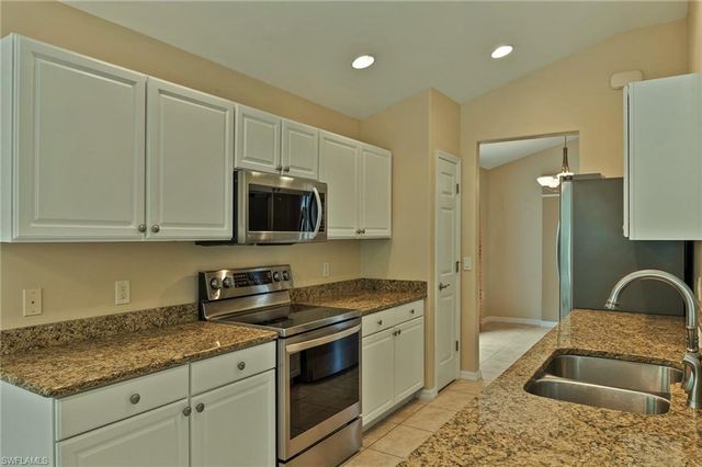 9996 HORSE CREEK RD, Fort Myers, FL 33913