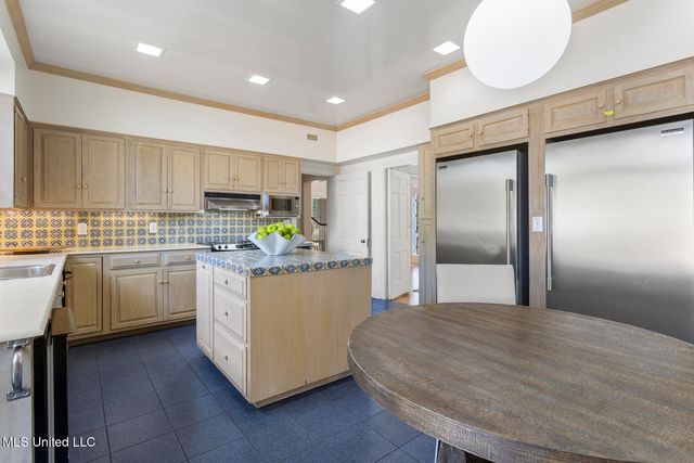 3801 Old Canton Road, Jackson, MS 39216