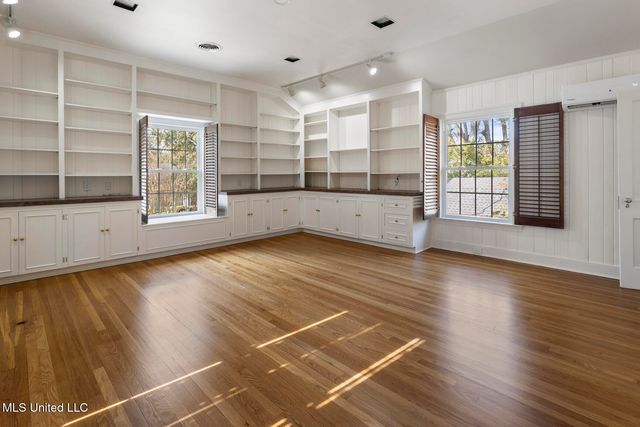 3801 Old Canton Road, Jackson, MS 39216