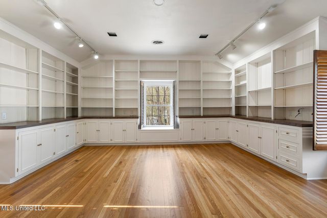 3801 Old Canton Road, Jackson, MS 39216