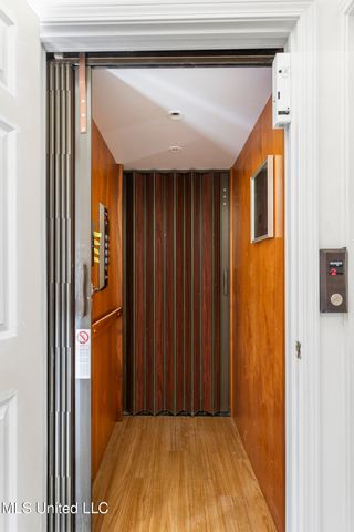 3801 Old Canton Road, Jackson, MS 39216