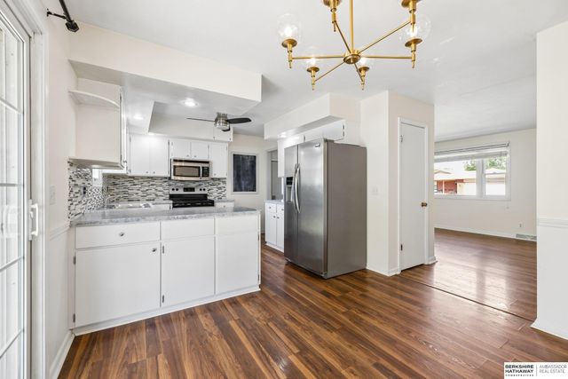 1617 Hays Drive, Lincoln, NE 68505