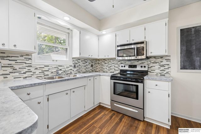 1617 Hays Drive, Lincoln, NE 68505