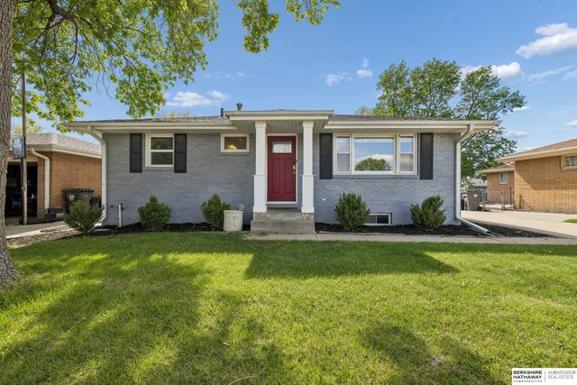 1617 Hays Drive, Lincoln, NE 68505
