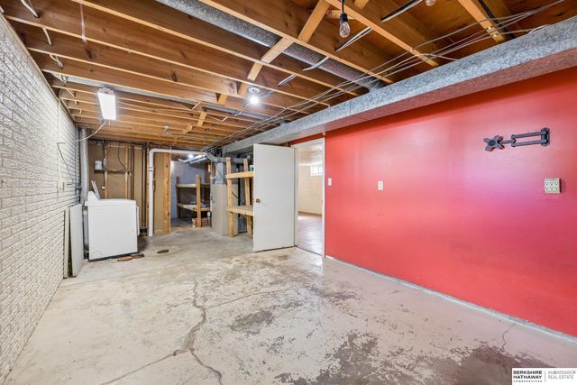 1617 Hays Drive, Lincoln, NE 68505
