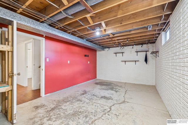 1617 Hays Drive, Lincoln, NE 68505