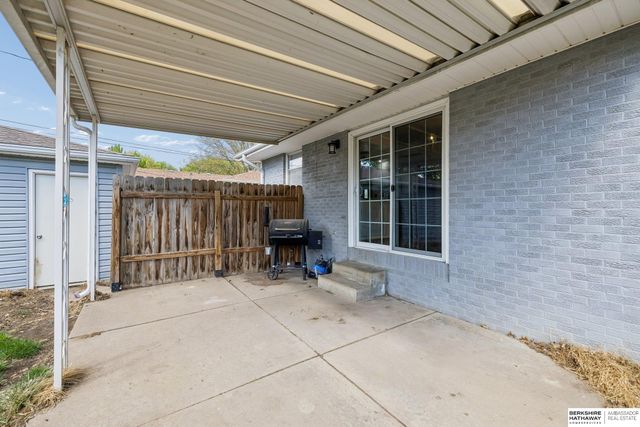 1617 Hays Drive, Lincoln, NE 68505