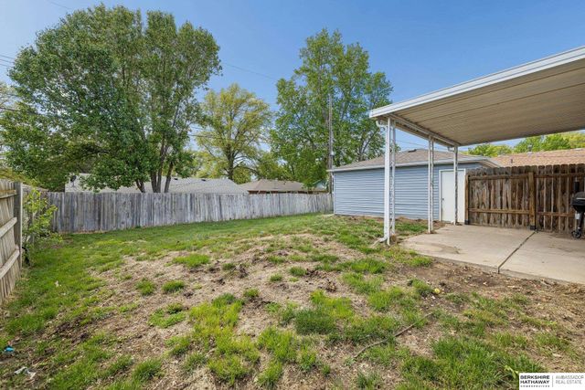 1617 Hays Drive, Lincoln, NE 68505