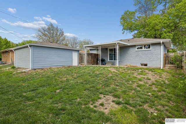 1617 Hays Drive, Lincoln, NE 68505