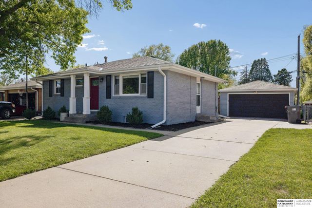 1617 Hays Drive, Lincoln, NE 68505
