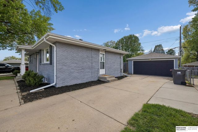 1617 Hays Drive, Lincoln, NE 68505