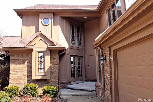 13756 Eaton Drive 16, Plymouth Charter Township, MI 48170