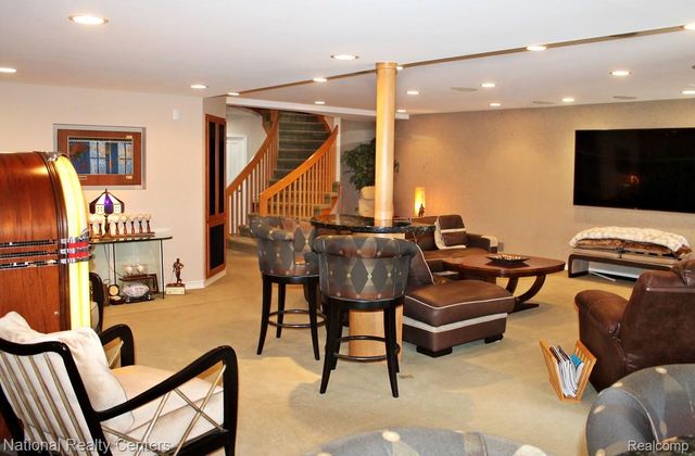 13756 Eaton Drive 16, Plymouth Charter Township, MI 48170