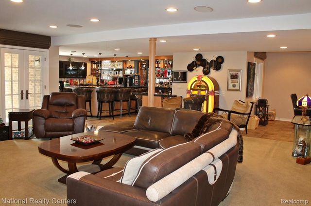 13756 Eaton Drive 16, Plymouth Charter Township, MI 48170