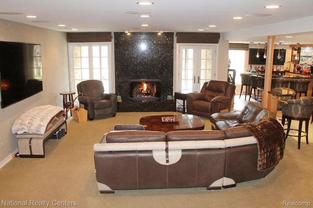 13756 Eaton Drive 16, Plymouth Charter Township, MI 48170