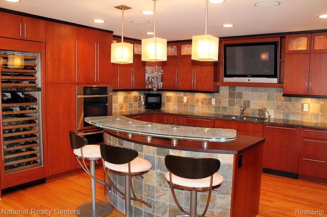 13756 Eaton Drive 16, Plymouth Charter Township, MI 48170