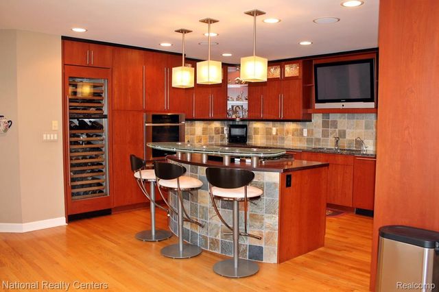 13756 Eaton Drive 16, Plymouth Charter Township, MI 48170