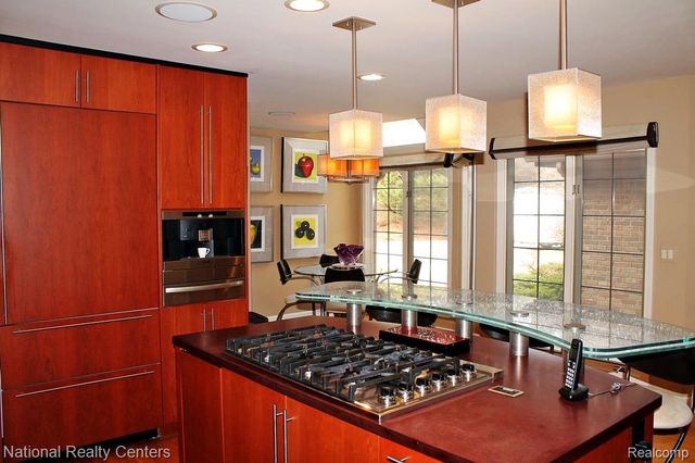 13756 Eaton Drive 16, Plymouth Charter Township, MI 48170