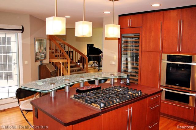 13756 Eaton Drive 16, Plymouth Charter Township, MI 48170