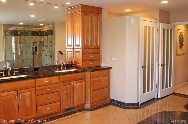 13756 Eaton Drive 16, Plymouth Charter Township, MI 48170