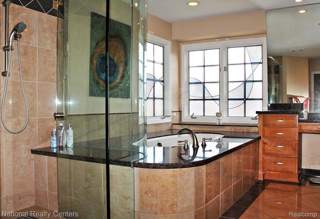 13756 Eaton Drive 16, Plymouth Charter Township, MI 48170